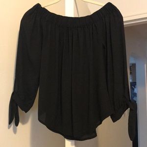 Express off the shoulder top - Sz XS